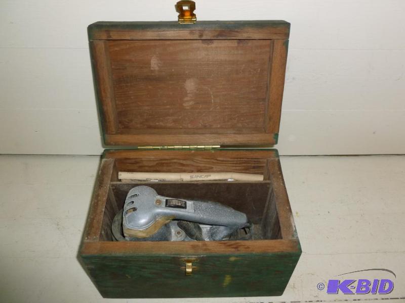 lot 201 image: Fairchild Dualine&nbspSander model 1263, com...