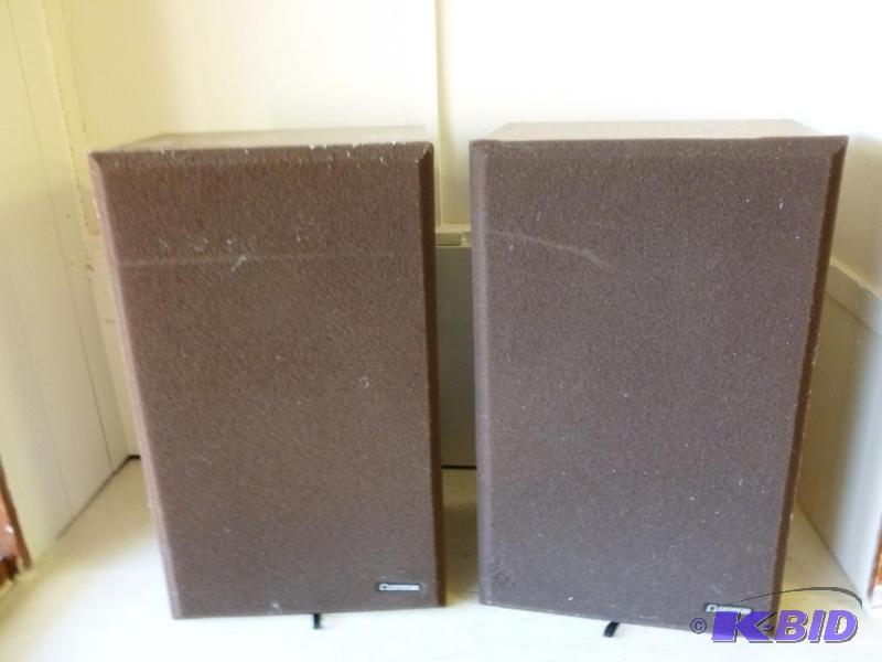 lot 202 image: Lot of two large Omega 300 wood encased speak...