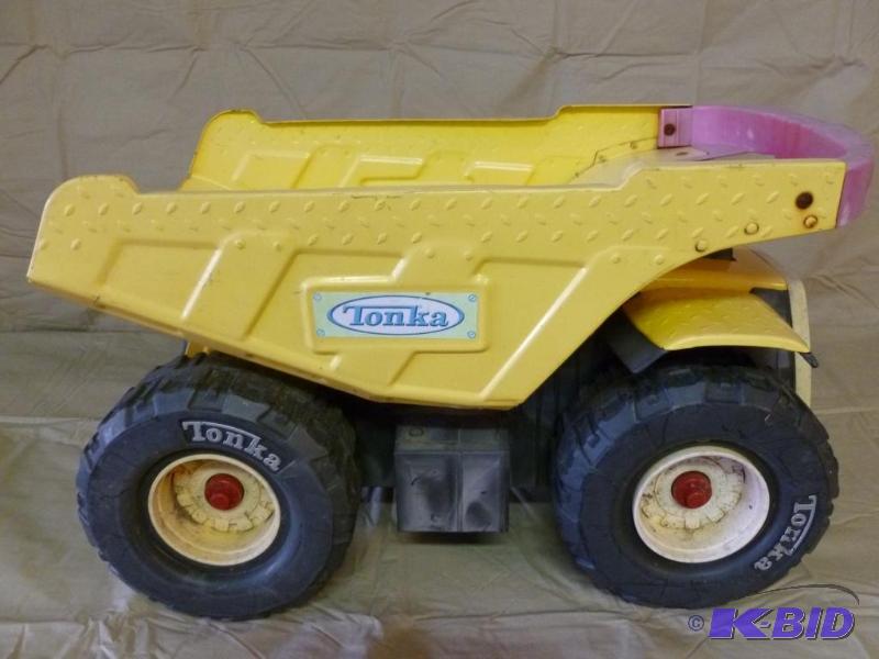 lot 47 image: Huge Tonka metal mining dump truck that measu...