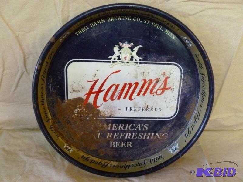 lot 7 image: Vintage Hamms metal beer serving tray that m...