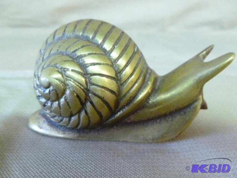 lot 87 image: Vintage cast brass snail figurine that measur...