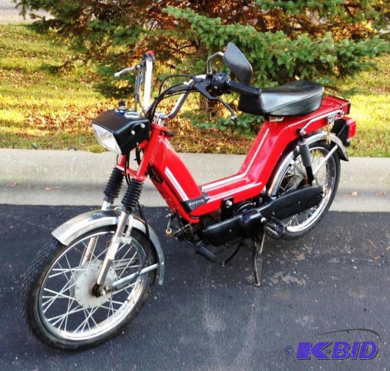 lot 3 image: 1999 Kinetic Pedal Moped