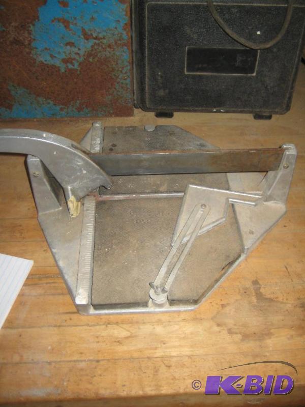 lot 14 image: Tile Cutter