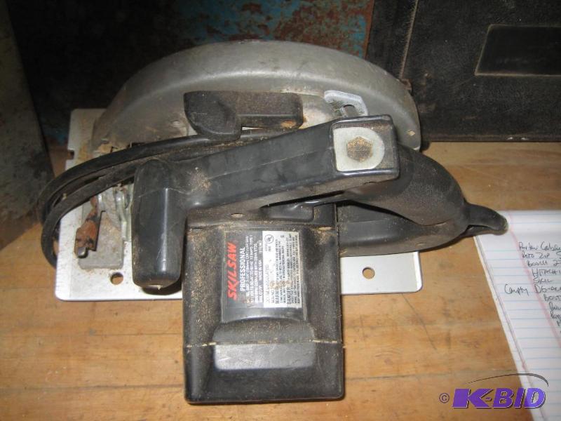 lot 27 image: Skil Saw (Black)
