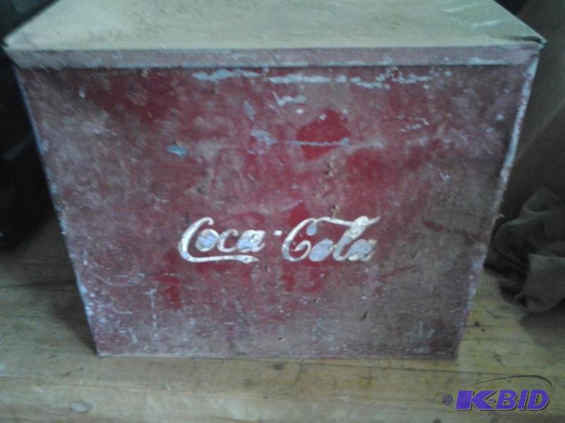 lot 55 image: Coca Cola Cooler (Vintage) (Hand Painted)