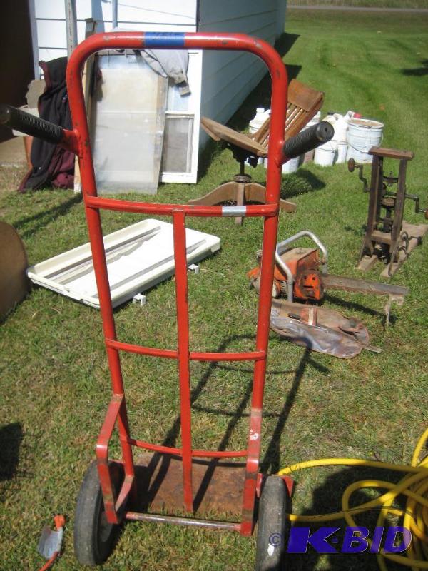 lot 68 image: Hand Truck (Two Wheeler)