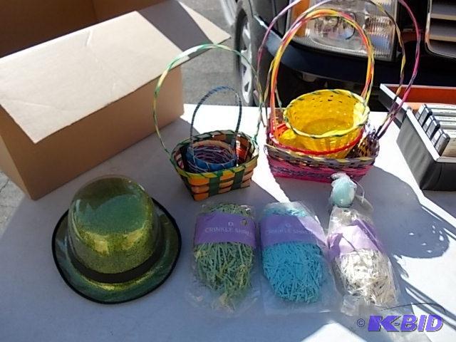 lot 17 image: Lot Of Easter Related Items...