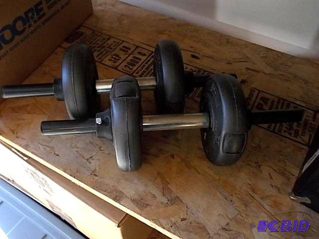 lot 51 image: 2 Dumbbells 8.8 Pounds Each...