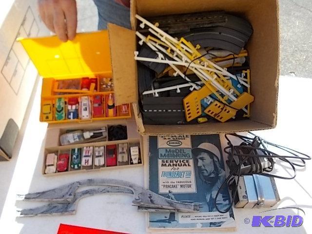 lot 75 image: 1 87th&nbspScale H.O. Gauge&nbspSlot Car S...