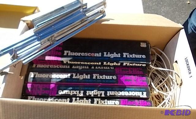 lot 76 image: 7-18 Inch Black Lights & 2 Music Stands...