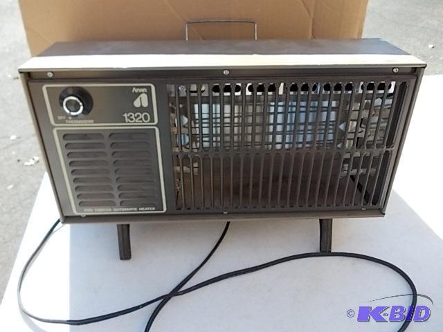 lot 80 image: Electric Forced Air Portable Heater...