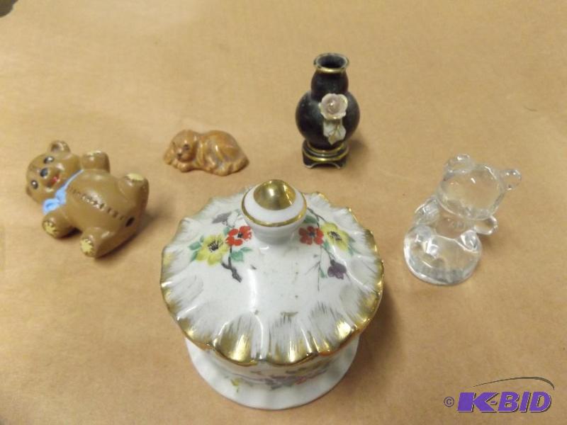 Lot of Decorative items,...