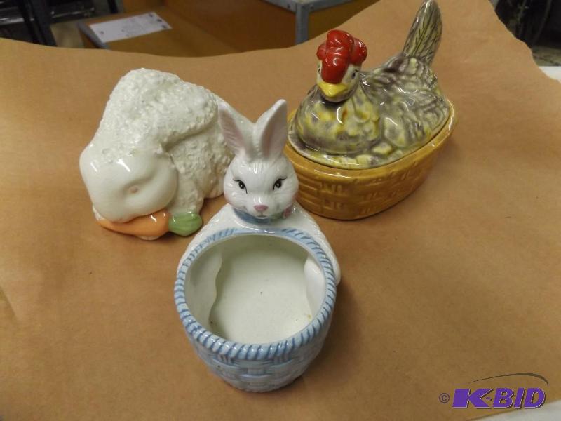 Decorative Items, two bunny planters, rooster...