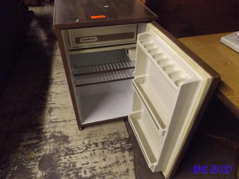 excellence deluxe mini fridge