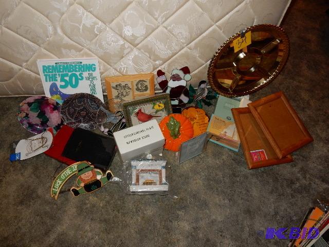 lot 34 image: Misc. items as pictured. Look at close ups.. ...