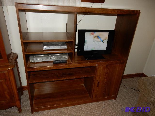lot 4 image: Entertainment Center 49 x 15 x 52 in Larges s...