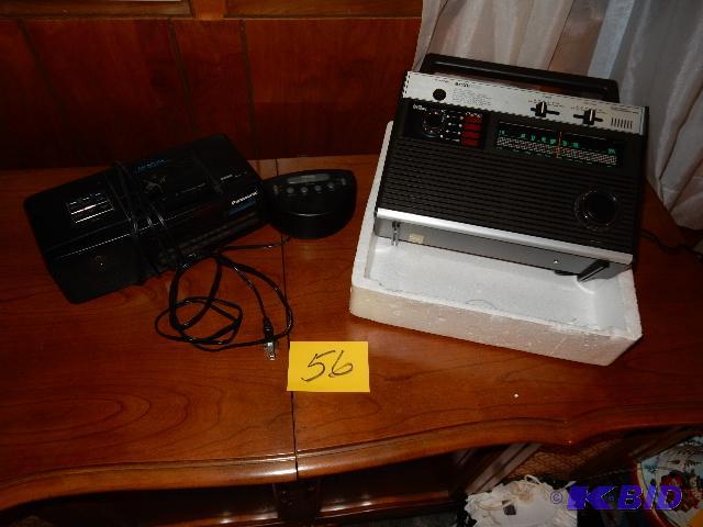 lot 56 image: Panasonic Clock RadioCassette player.. Works...