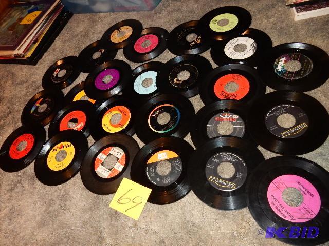 lot 69 image: Large lot of 45s.. See closeups for some of t...