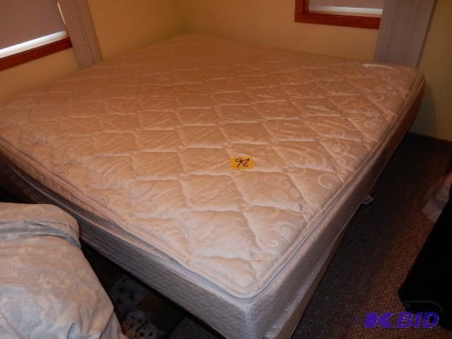 lot 98 image: KING SIZE SELECT COMFORT BED.. I am hesitant ...