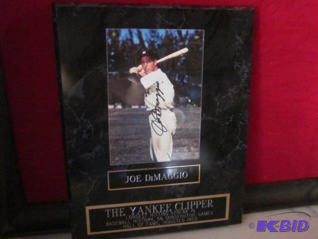 Joe Dimaggio 5 x 7 inch autographed photo in ...