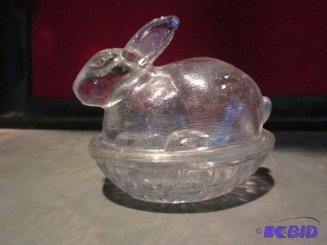 Vintage 6 inch bunny glass candy dish....