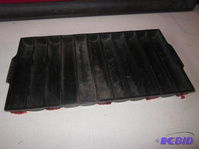 Early Griswold Erie No. 22 cast iron corn bre...
