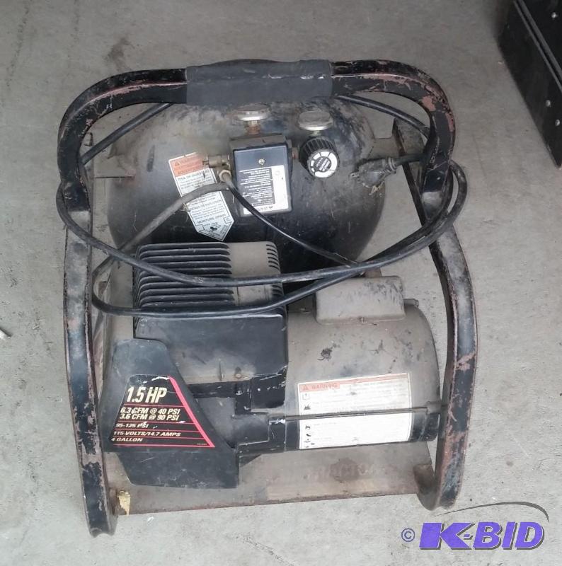 lot 22 image: Air Compressor