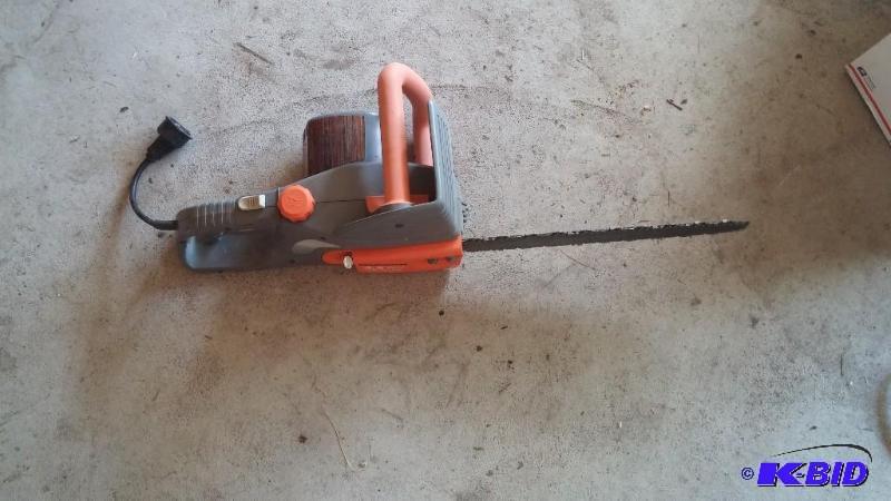 lot 34 image: Chain Saw