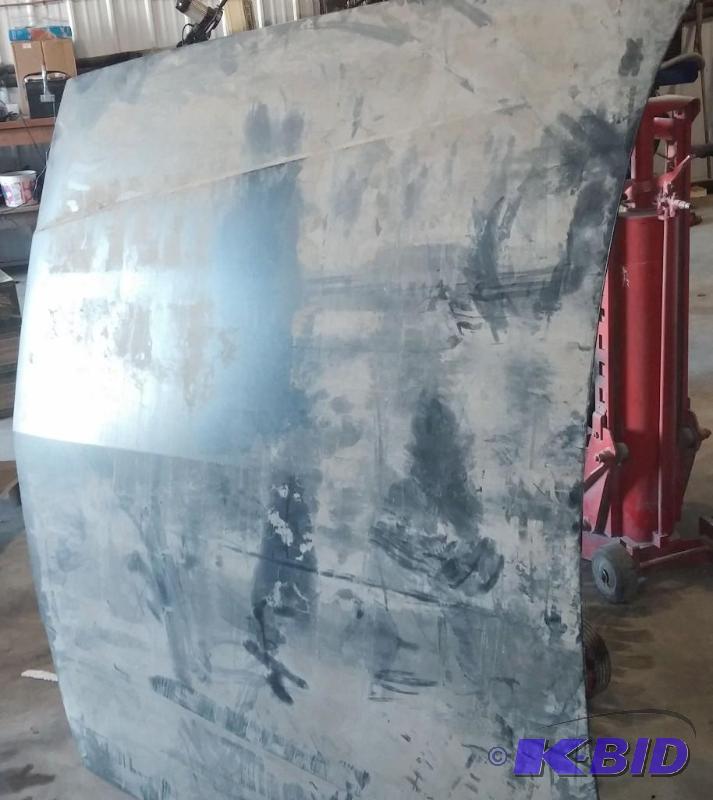 lot 52 image: Hood