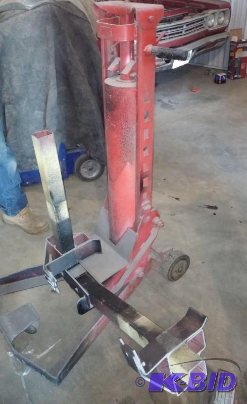 lot 7 image: JACK Lift