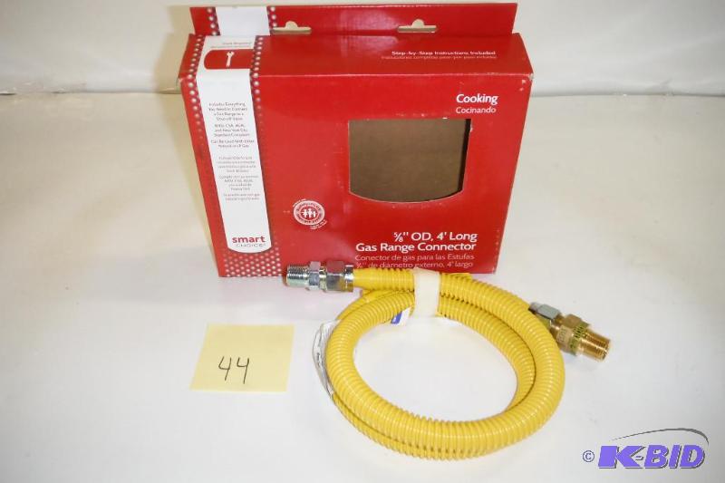 lot 44 image: RANGE SAFETY PLUS GAS CONNECTOR 4 FT
