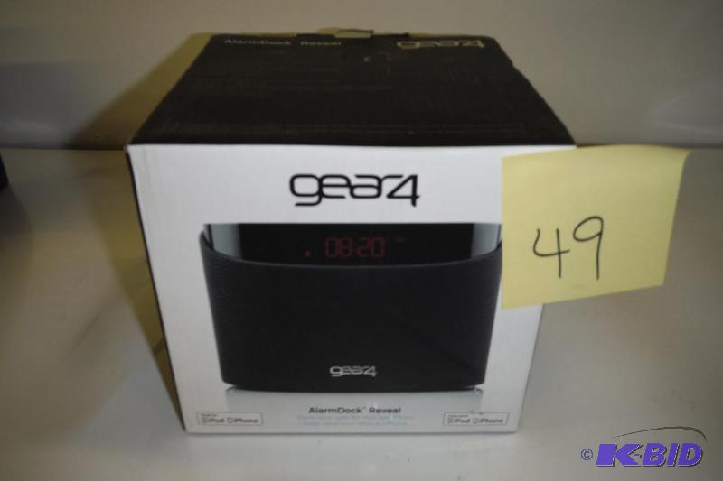 lot 49 image: Gear4 Alarmdock Reveal Dock For iPod and Iphone PG487US