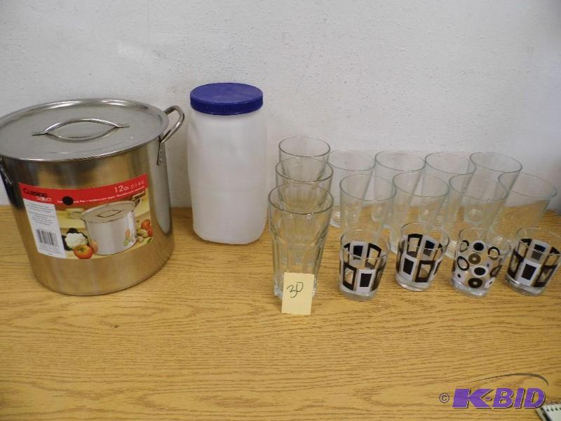 New Stock Pot wGlasses