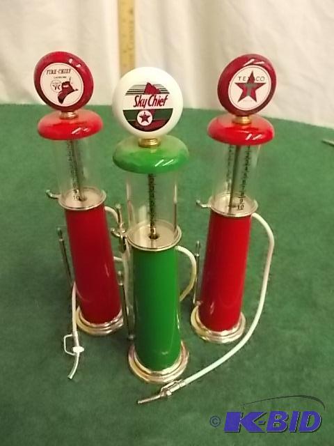 lot 116 image: 3- Gas Pumps Skt Chief, Fire Chief, Texaco...