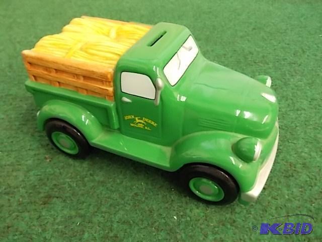lot 13 image: Enesco JD Ceramic Truck Bank...