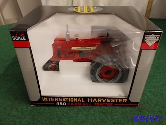 lot 29 image: SpecCast&nbsp116 International Harvester 45...