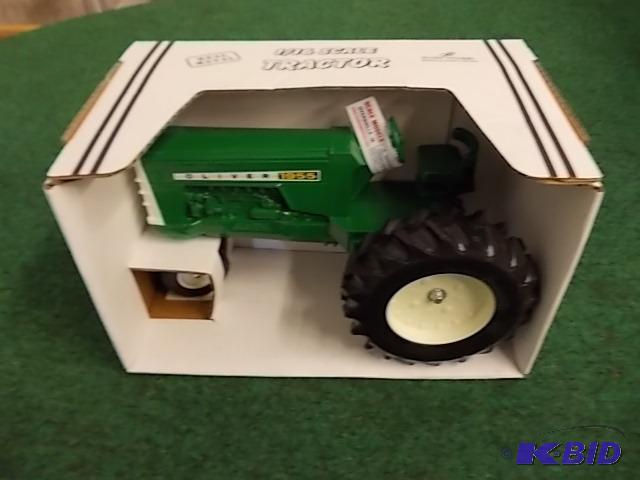 lot 35 image: Ertl&nbsp116 Oliver&nbsp1955&nbspTractor...