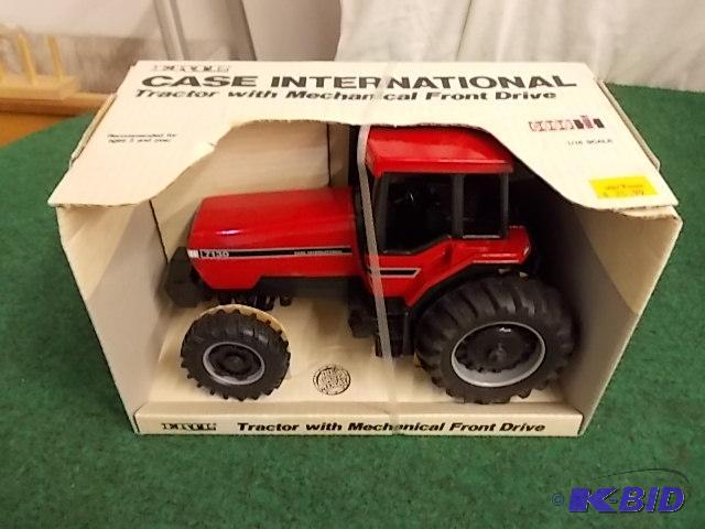 lot 36 image: Ertl&nbsp116 Case International Tractor Wit...