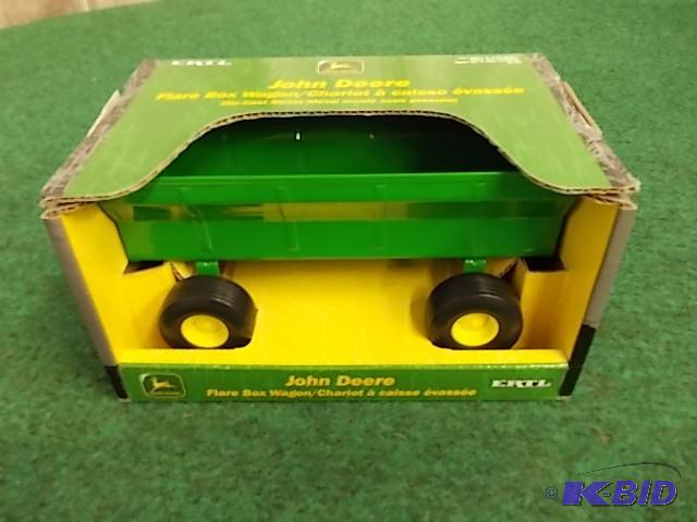 lot 40 image: Ertl&nbsp116 JD Flare Box Wagon ...