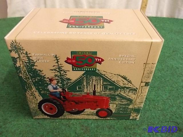 lot 48 image: Ertl&nbsp50th Anniversary Farmall Tractor Wi...