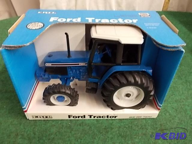 lot 72 image: Ertl 116 Ford Tractor 6640...