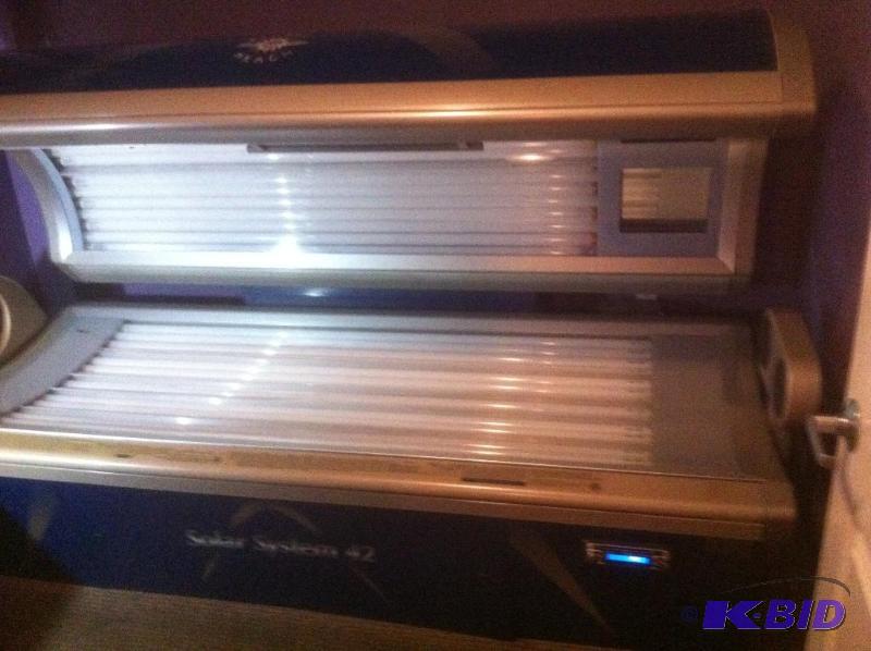 lot 5 image: 2003 ETS Solar System 42 Blue Tanning Bed