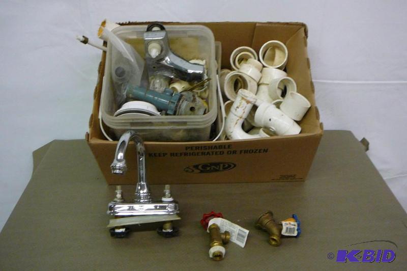 Large lot of pluming stuff  plastic fittings...