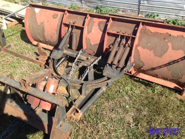 lot 2 image: Western Heavy Duty snow plow for F550 or similar trucks.  Nice plow