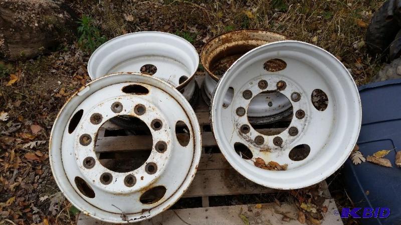 lot 28 image: Four Semi truck rims,  Good shape.