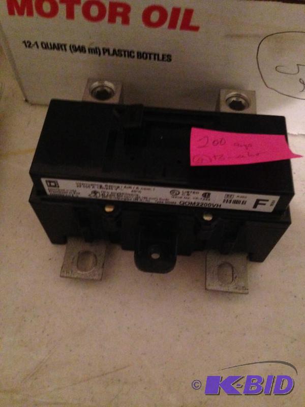 lot 29 image: 200 amp Breaker...