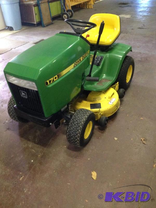 lot 3 image: John Deere Riding Mower 170 38" Cut Dual...