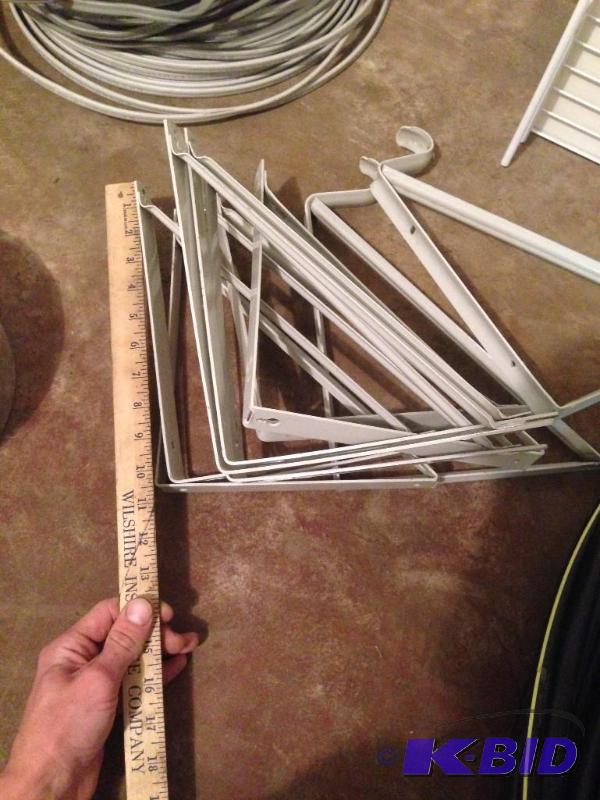 lot 34 image: Shelves and (10)brackets...