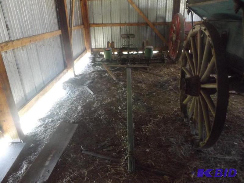 Antique Horse Drawn John Deere Moline, ILL Se...