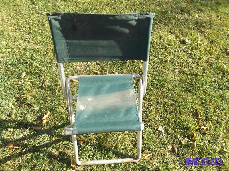 folding lawn chair...